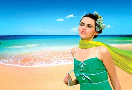 海滩上的女人,女性魅力的海滩演绎